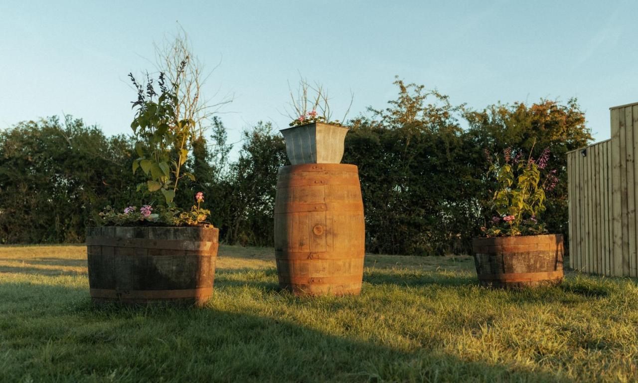 Glamping At The Retreat Wiltshire Is Rural Bliss Villa Chippenham  Ngoại thất bức ảnh