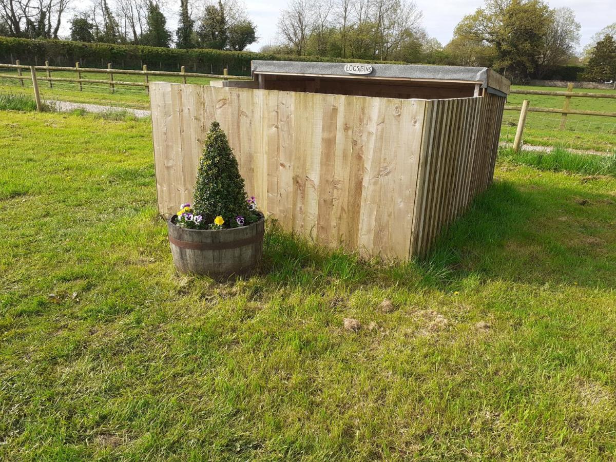 Glamping At The Retreat Wiltshire Is Rural Bliss Villa Chippenham  Ngoại thất bức ảnh